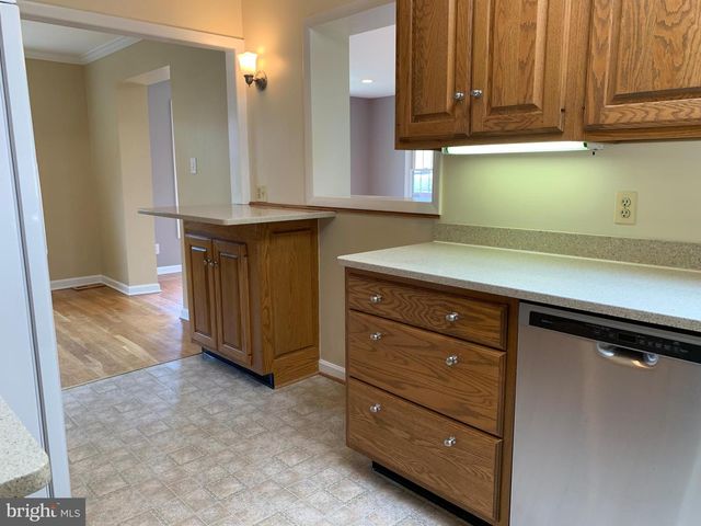 1334 MAYFLOWER DR, Mclean, VA 22101