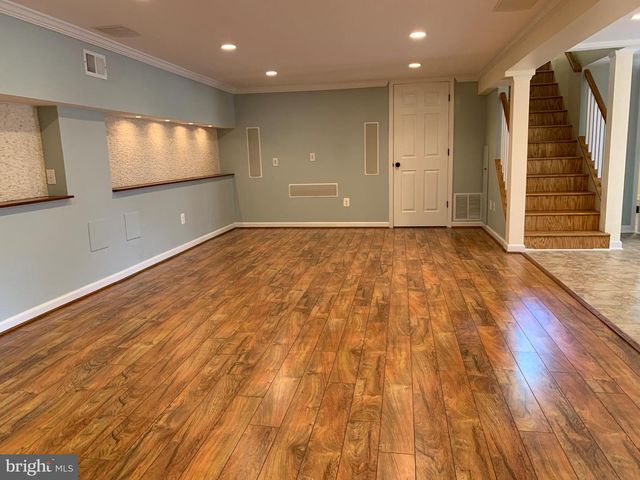 1334 MAYFLOWER DR, Mclean, VA 22101