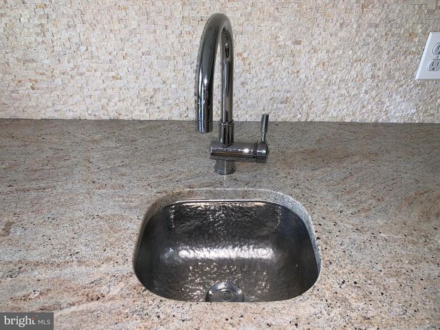 1334 MAYFLOWER DR, Mclean, VA 22101