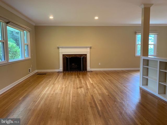 1334 MAYFLOWER DR, Mclean, VA 22101