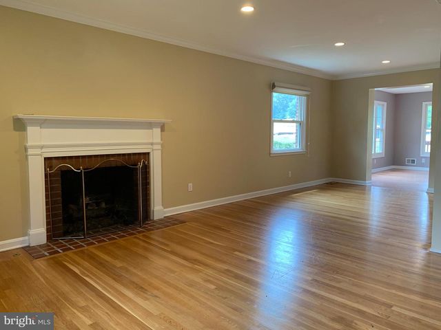 1334 MAYFLOWER DR, Mclean, VA 22101