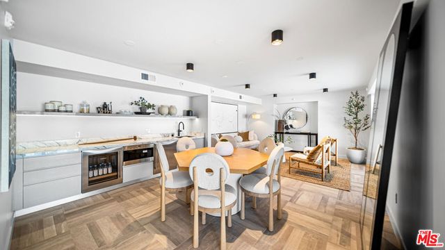 153 San Vicente Boulevard 2J, Santa Monica, CA 90402