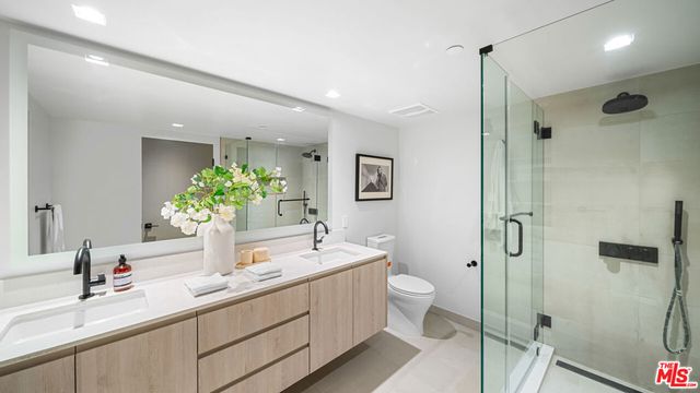 153 San Vicente Boulevard 2J, Santa Monica, CA 90402