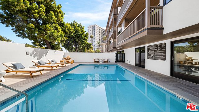 153 San Vicente Boulevard 2J, Santa Monica, CA 90402