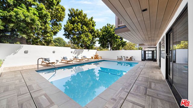 153 San Vicente Boulevard 2J, Santa Monica, CA 90402