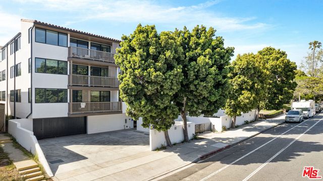 153 San Vicente Boulevard 2J, Santa Monica, CA 90402