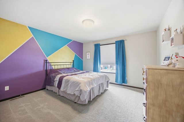 218 5TH Street E, Horace, ND 58047