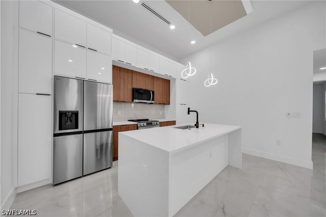 1209 NE 15th TER, Cape Coral, FL 33909
