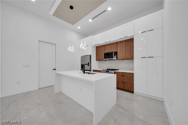 1209 NE 15th TER, Cape Coral, FL 33909