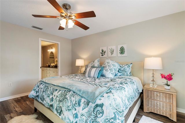 5674 SHEFFIELD GREENE CIRCLE 74, Sarasota, FL 34235