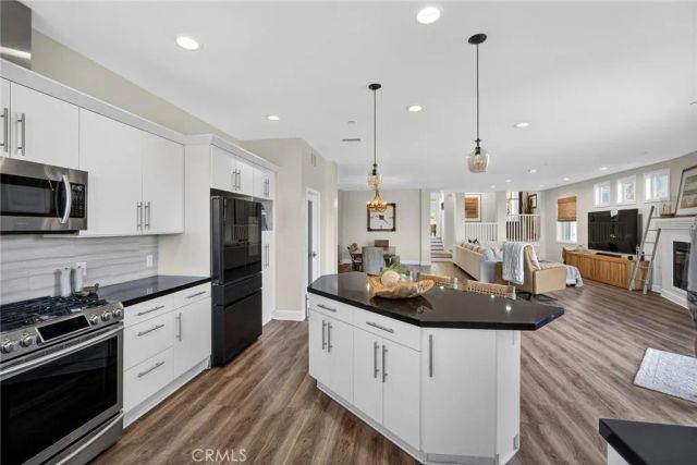 214 Avenida Montalvo 2, San Clemente, CA 92672