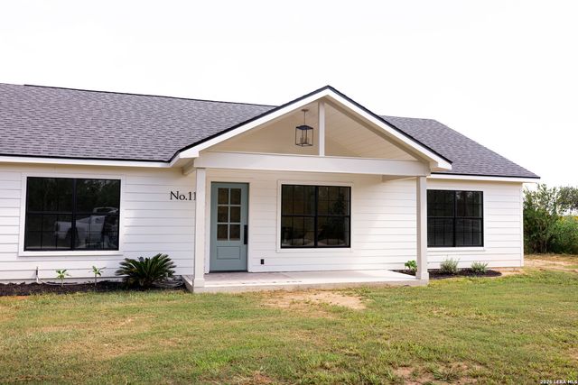 117 CEMETERY RD, Charlotte, TX 78011
