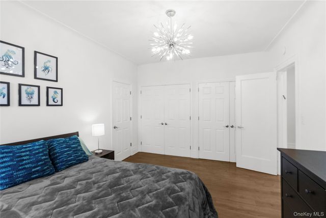 37 Brompton Road 3D, Great Neck, NY 11022