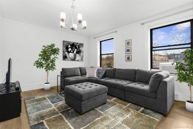 37 Brompton Road 3D, Great Neck, NY 11022