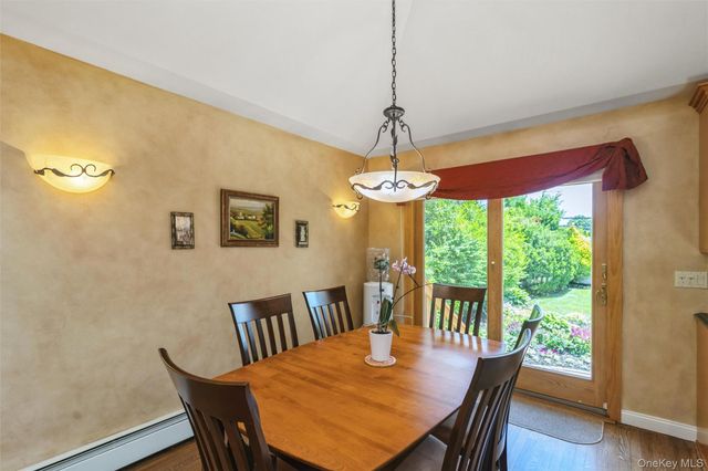 204 Halsey Avenue, Jericho, NY 11753