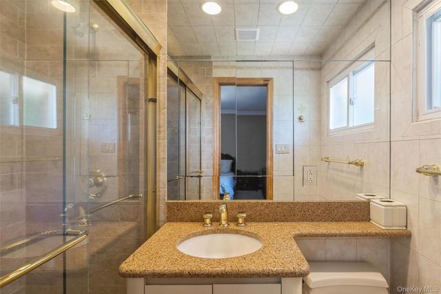 204 Halsey Avenue, Jericho, NY 11753
