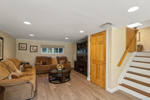 204 Halsey Avenue, Jericho, NY 11753