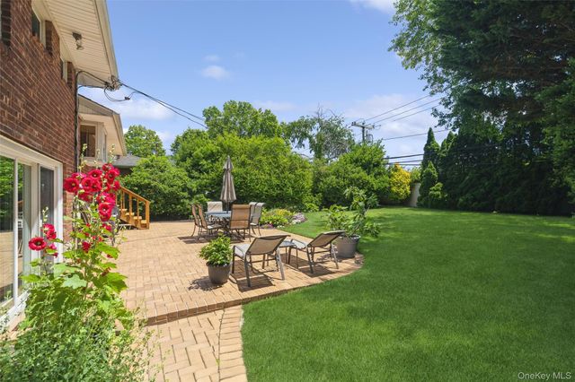 204 Halsey Avenue, Jericho, NY 11753