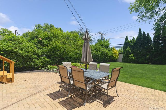 204 Halsey Avenue, Jericho, NY 11753