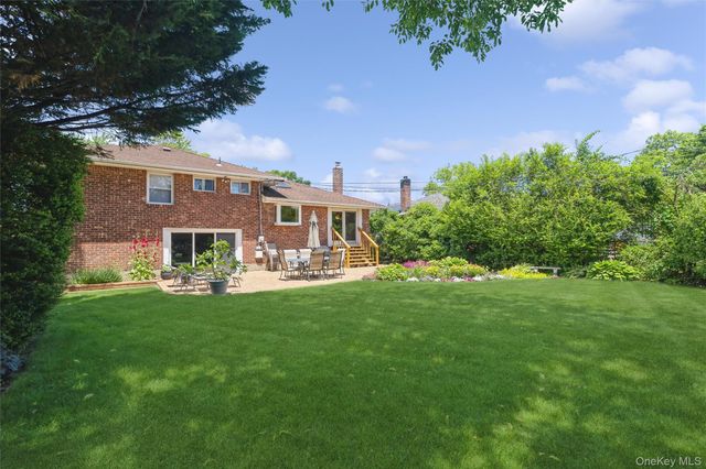 204 Halsey Avenue, Jericho, NY 11753