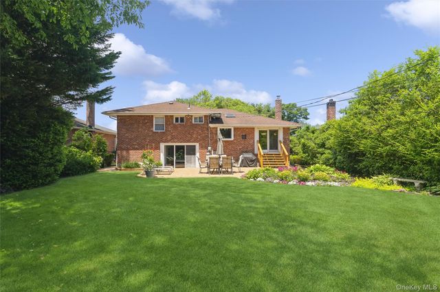 204 Halsey Avenue, Jericho, NY 11753