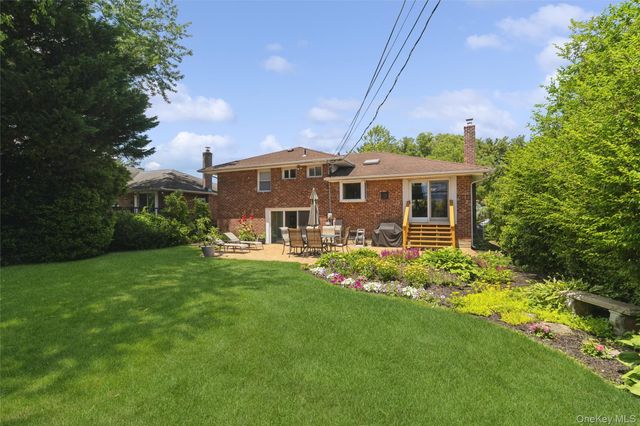 204 Halsey Avenue, Jericho, NY 11753