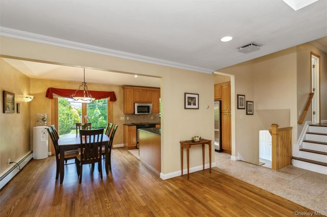 204 Halsey Avenue, Jericho, NY 11753