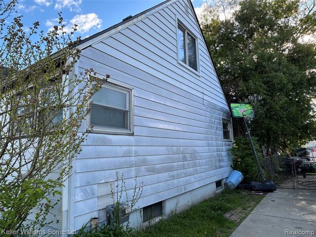 22540 Normandy Avenue, Eastpointe, MI 48021