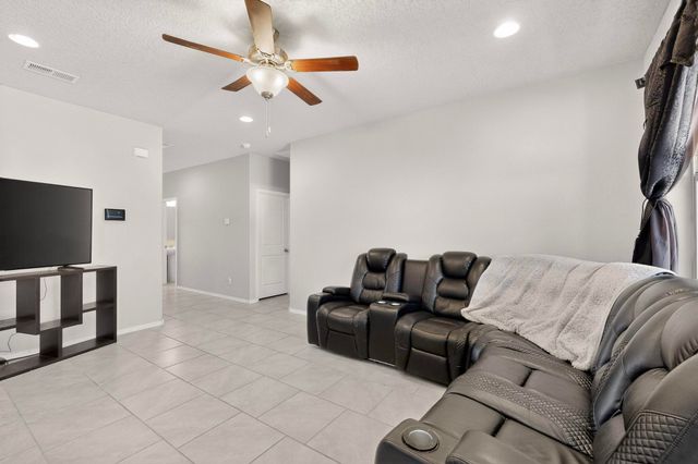 1916 Hubbard Street SE, Albuquerque, NM 87123
