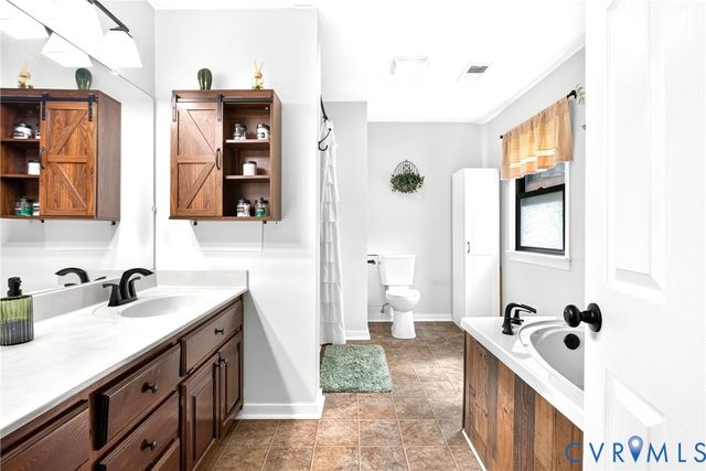 14580 Makenzie Lee Rd, Disputanta, VA 23842