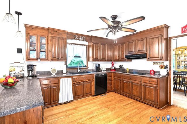 14580 Makenzie Lee Rd, Disputanta, VA 23842