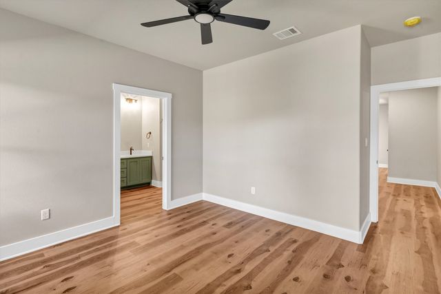 805 Branding Iron Trail, Granbury, TX 76049
