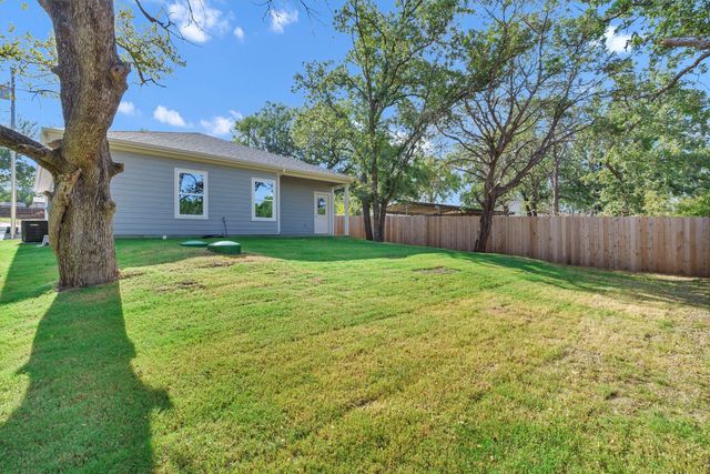 805 Branding Iron Trail, Granbury, TX 76049