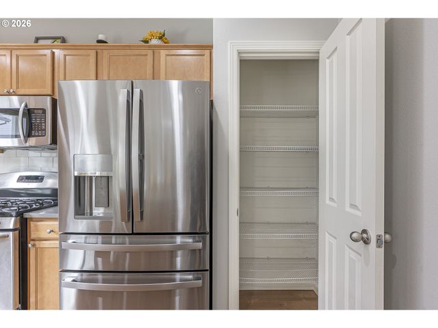 316 Nw CAMP IRELAND St, Hillsboro, OR 97124