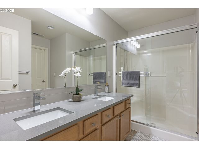 316 Nw CAMP IRELAND St, Hillsboro, OR 97124