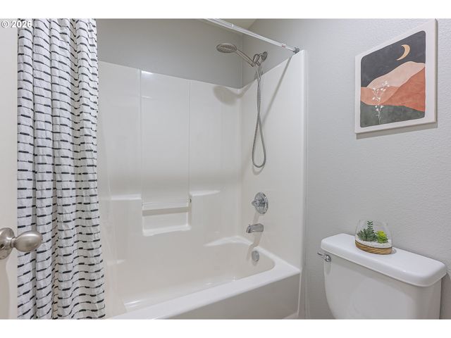 316 Nw CAMP IRELAND St, Hillsboro, OR 97124