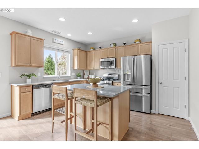 316 Nw CAMP IRELAND St, Hillsboro, OR 97124