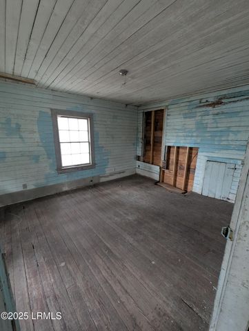 931 9th Street, Port Royal, SC 29935