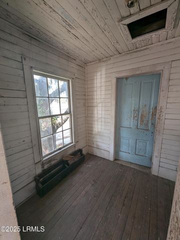 931 9th Street, Port Royal, SC 29935