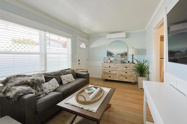 207 C Avenue, Coronado, CA 92118