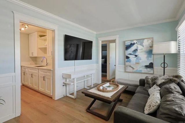 207 C Avenue, Coronado, CA 92118