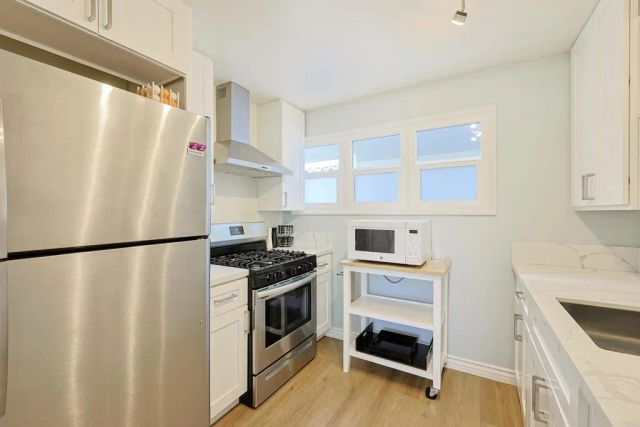 207 C Avenue, Coronado, CA 92118