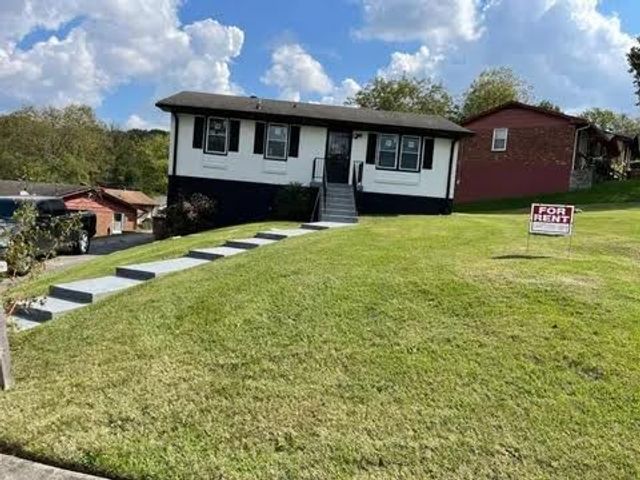 2641 Combs Dr, Nashville, TN 37207