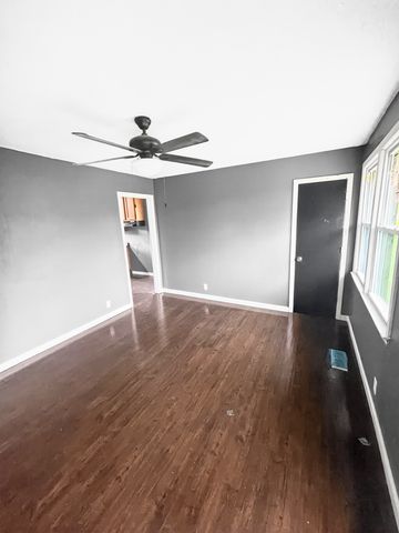 2641 Combs Dr, Nashville, TN 37207