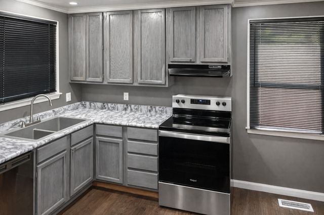 2641 Combs Dr, Nashville, TN 37207