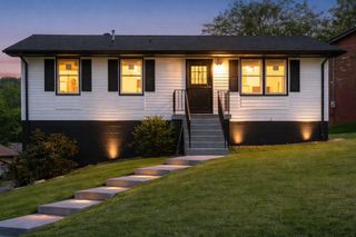 2641 Combs Dr, Nashville, TN 37207