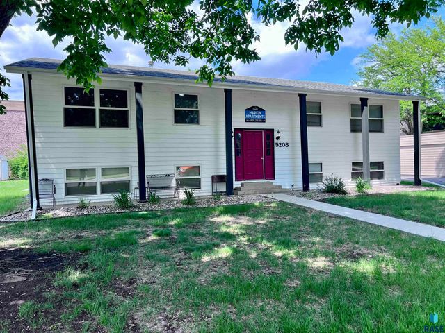 5208 W 47th St Street, Sioux Falls, SD 57106