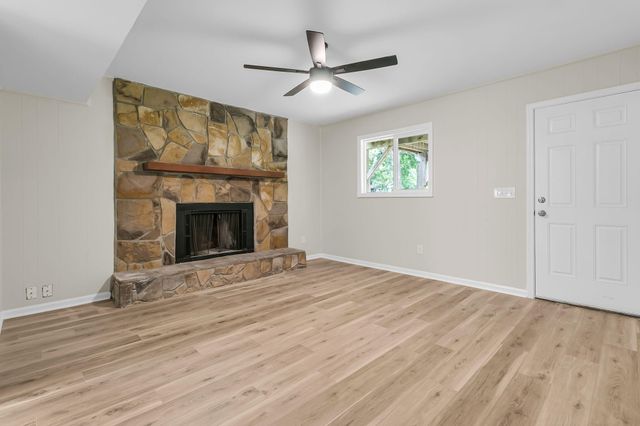 104 Foxfire Court, Summerville, SC 29486