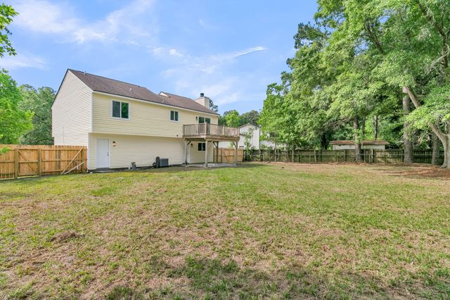 104 Foxfire Court, Summerville, SC 29486