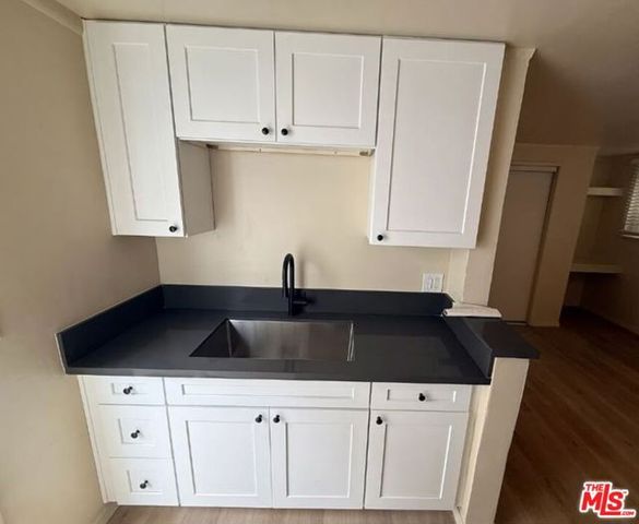 563 2nd Street, Hermosa Beach, CA 90254